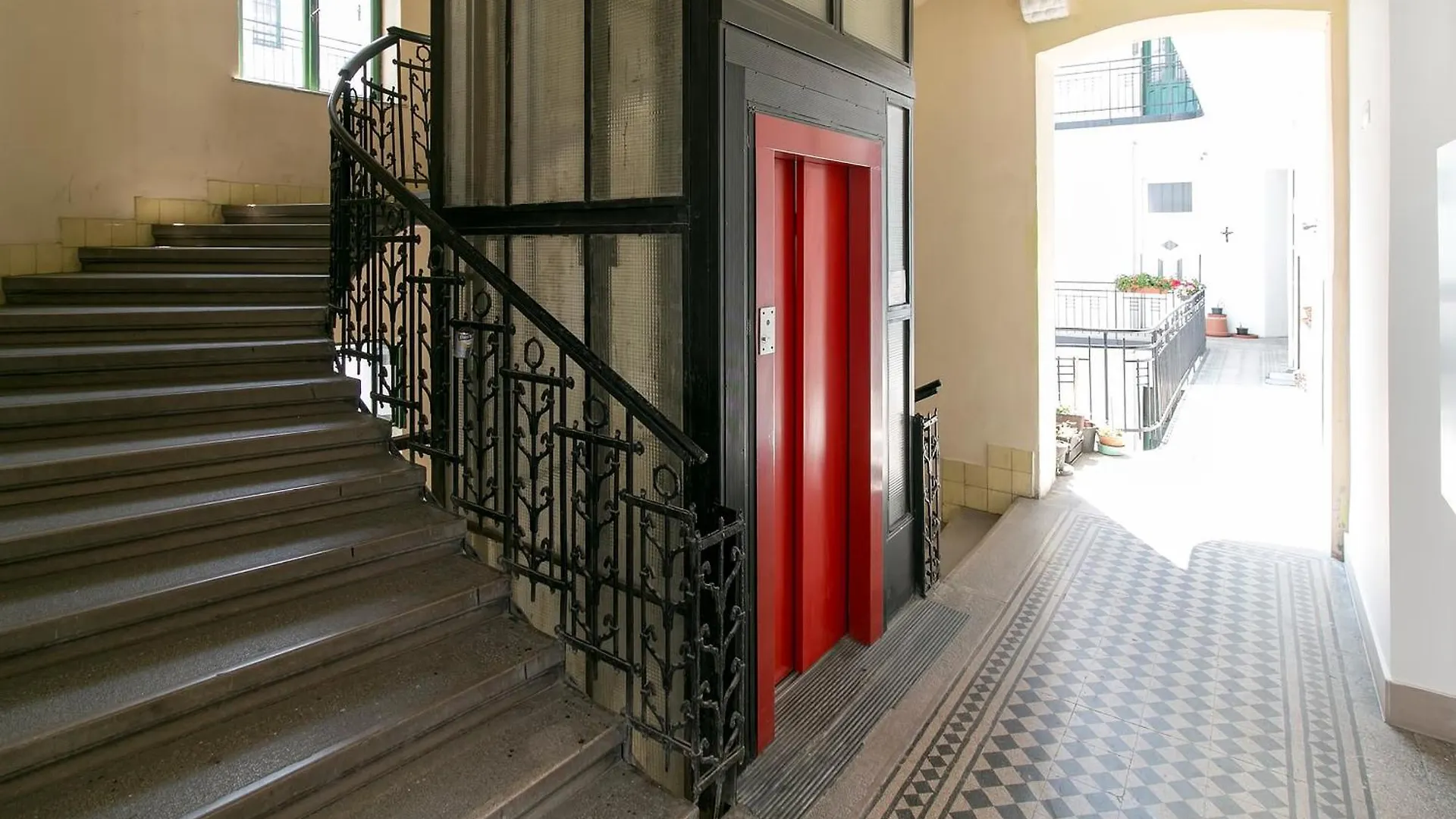 Little Americas Hillside Apartments Budapest